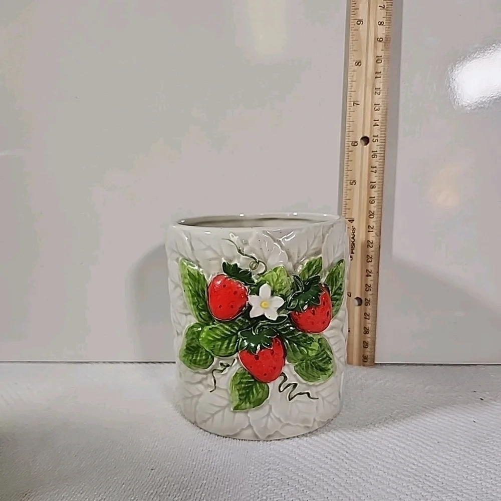 Strawberry Ceramic Canister Set - Picture 15 of 16